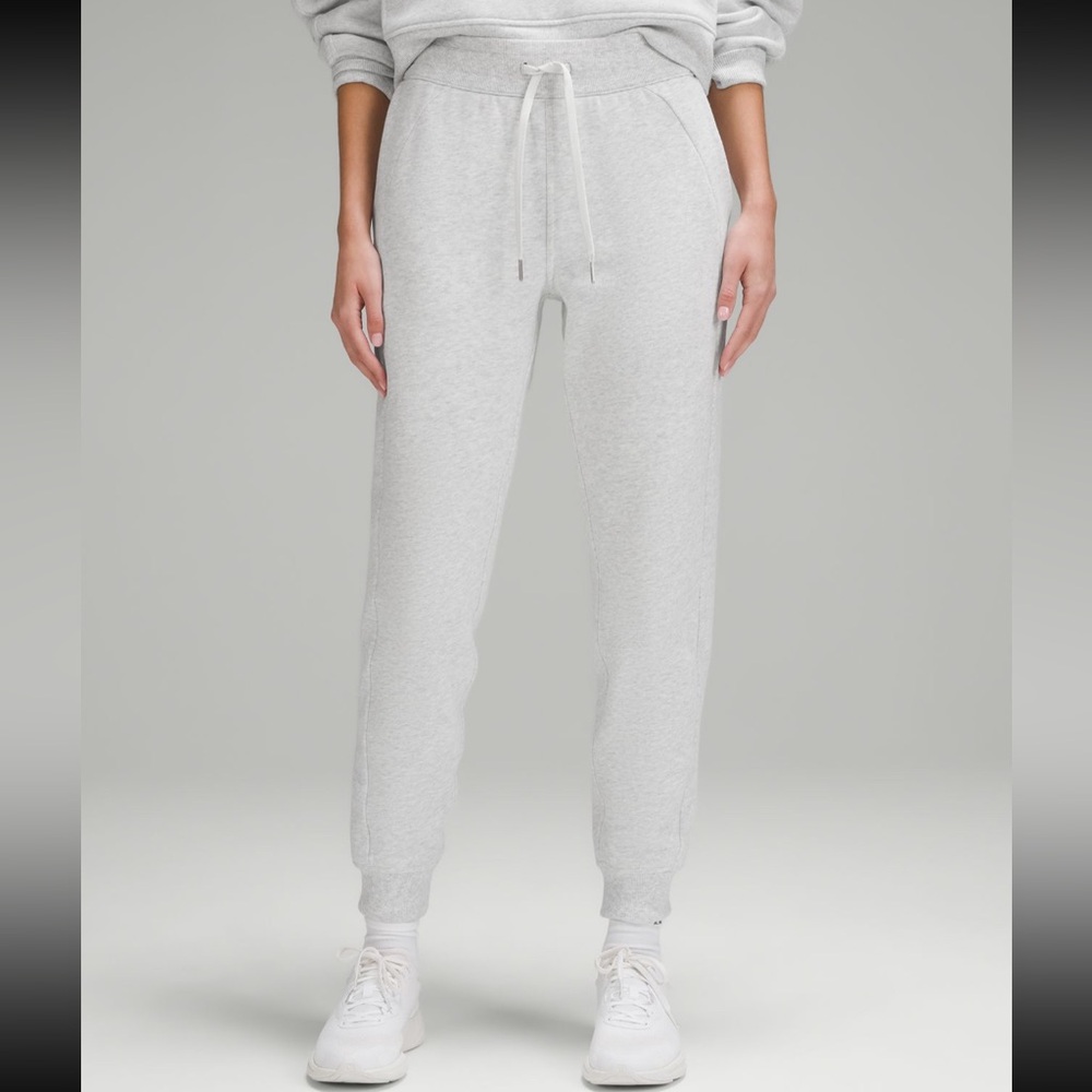 Lululemon Scuba high rise relaxed jogger